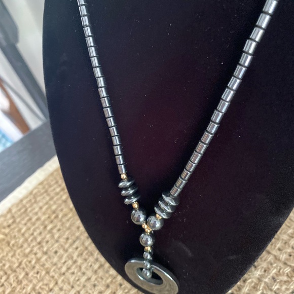 GORGEOUS VINTAGE METALLIC HEMATITE PENDANT NECKLACE - Picture 9 of 16